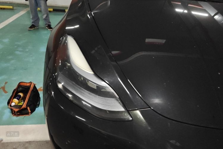 Tesla Model Y 2023 immagine di auto #8