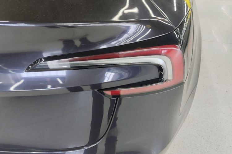 Tesla Model 3 2023 car image #8