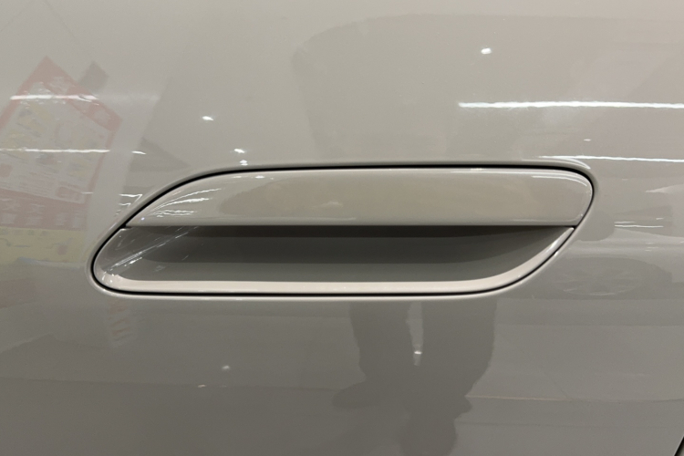 MI SU7 2024 image de voiture #7