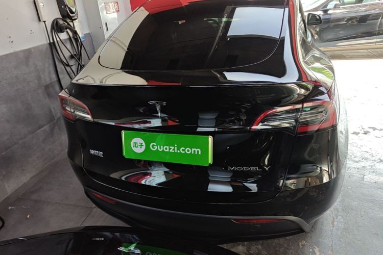 Tesla Model Y 2022 car image #6