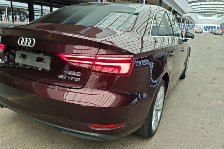 Audi A3 2018 car image #8