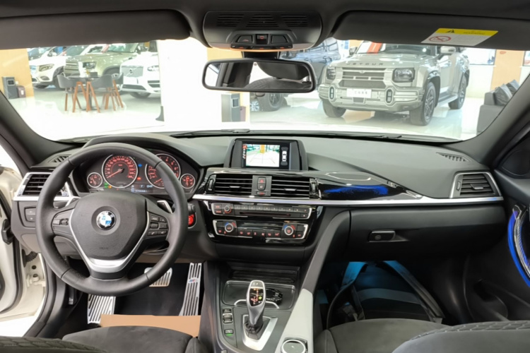 BMW 3 Series 2017 #10 BMW 3 Series 2017 car image #10