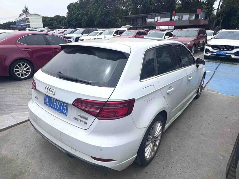 Audi A3 2018 car image #8