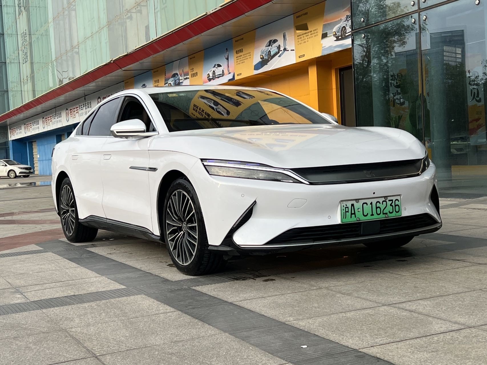 BYD Han 2023 immagine di auto #3