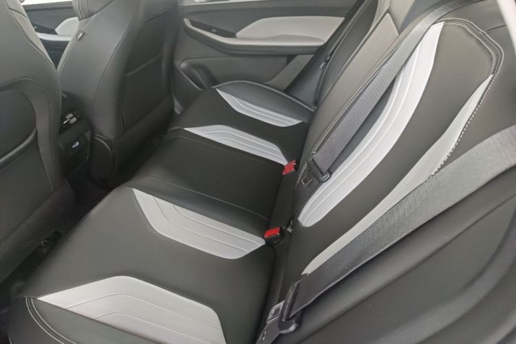GEELY Binray 2024 immagine di auto #17