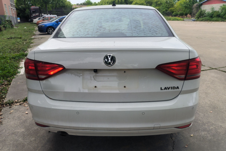 Volkswagen Lavida 2018 car image #6