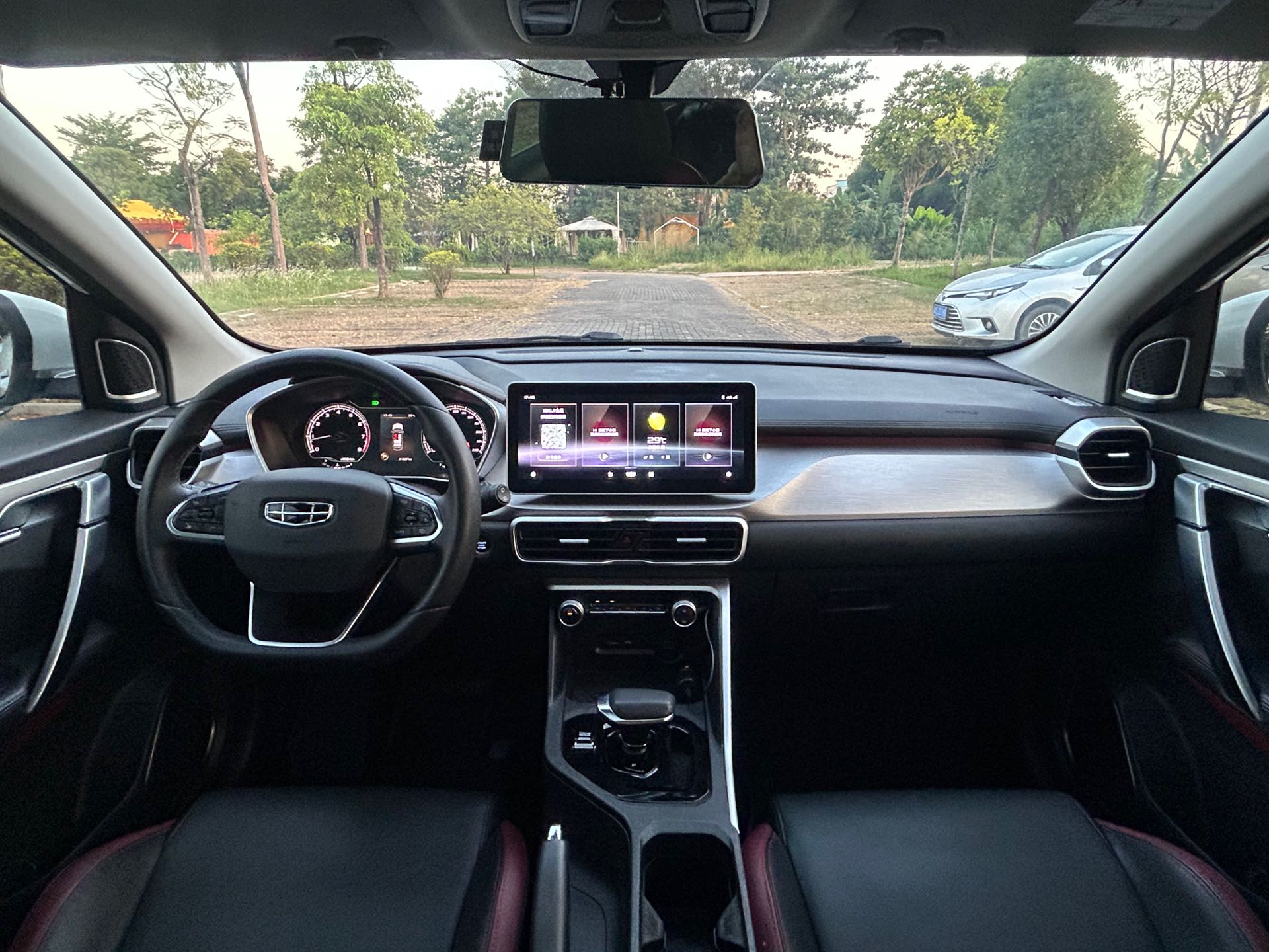 GEELY Coolray 2022 #16 GEELY Coolray 2022 car image #16