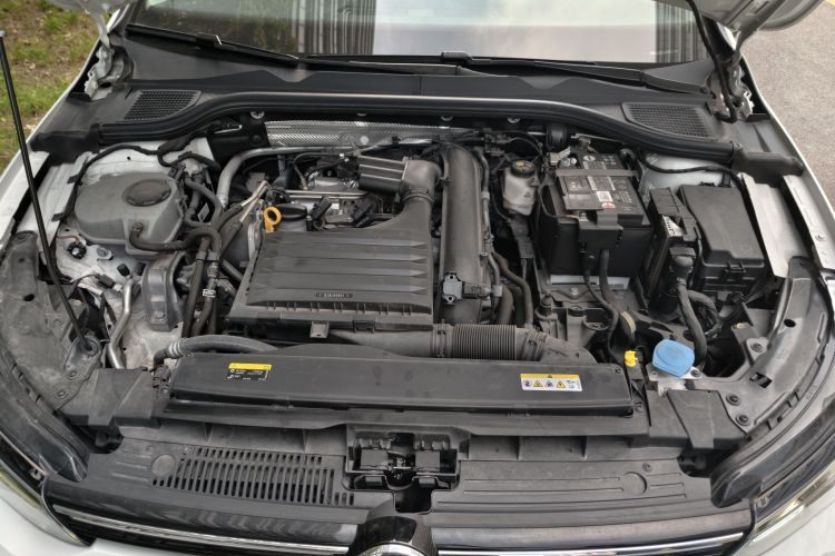 Volkswagen Golf 2022 car image #22