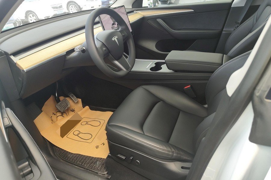 Tesla Model Y 2023 imagem de carro #4