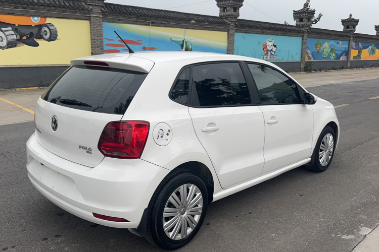 Volkswagen Polo 2017 car image #5