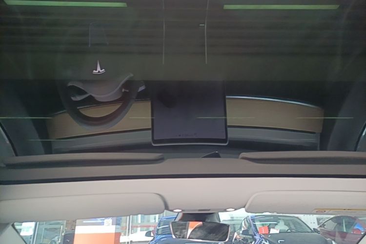 Tesla Model 3 2020 car image #18