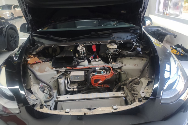 Tesla Model Y 2022 car image #22