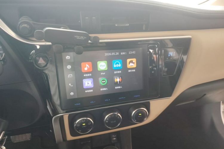 Toyota Corolla 2017 #13 Toyota Corolla 2017 car image #13