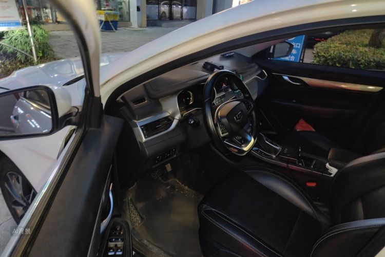 GEELY Emgrand 2019 car image #18