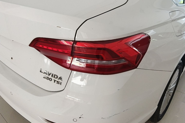 Volkswagen Lavida 2019 car image #8