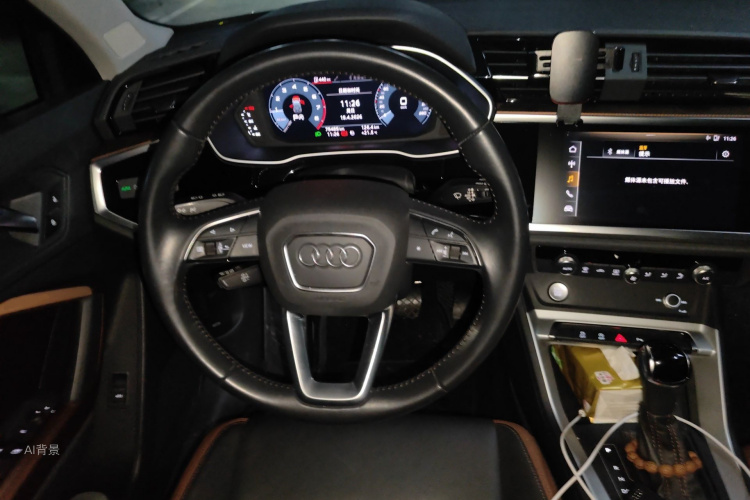Audi Q3 2020 car image #12