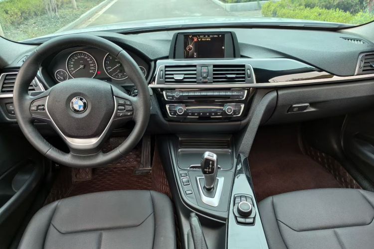 BMW 3 Series 2017 #9 BMW 3 Series 2017 car image #9