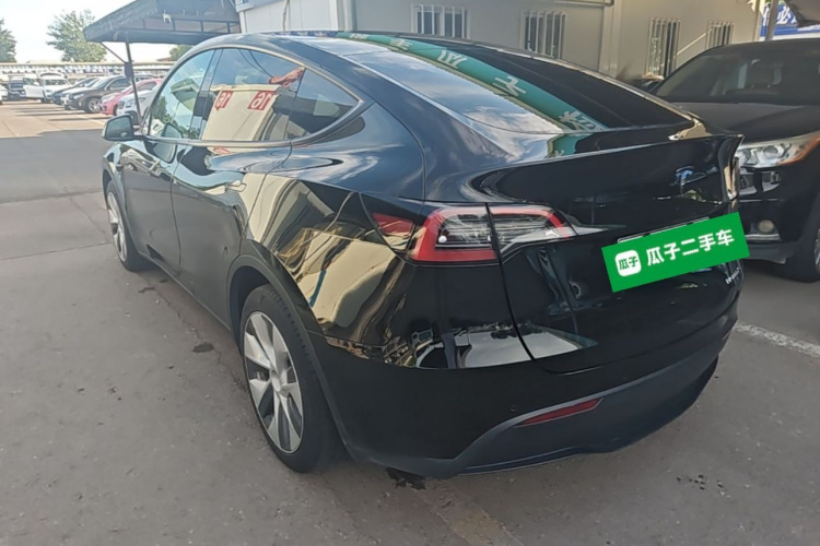 Tesla Model Y 2022 car image #5