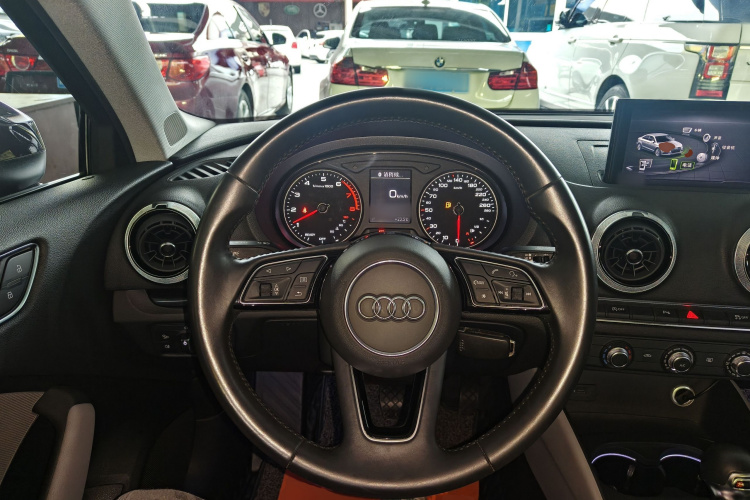Audi A3 2018 صورة سيارة #11