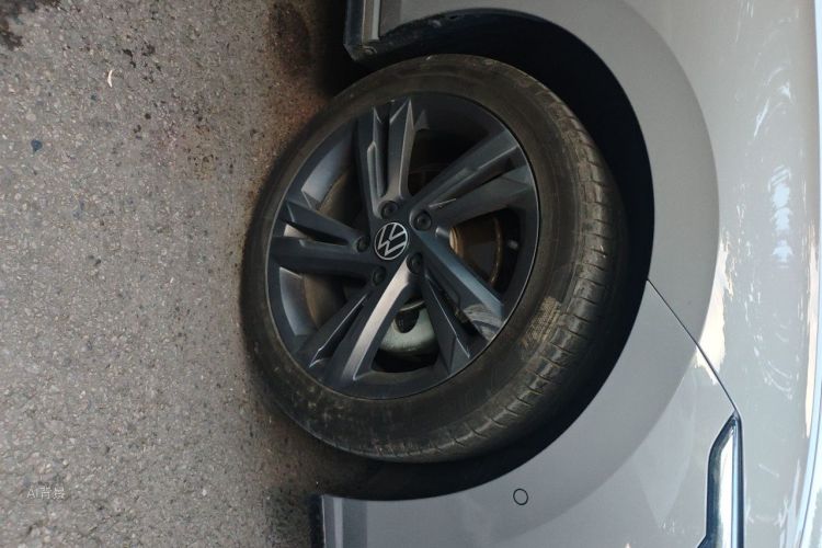 Volkswagen Golf 2023 car image #9