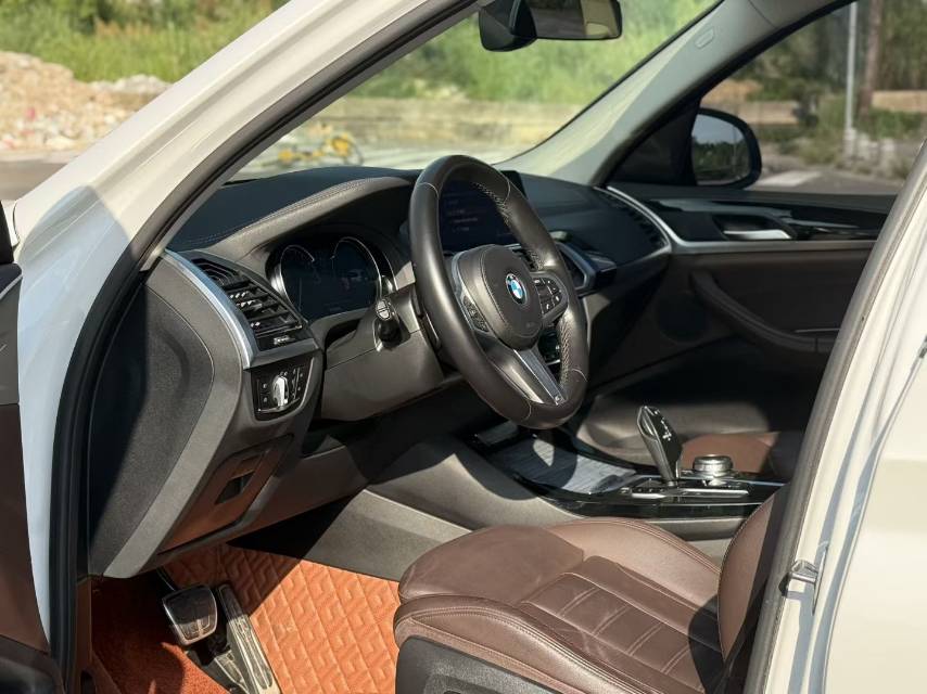 BMW X3 2019 car image #6