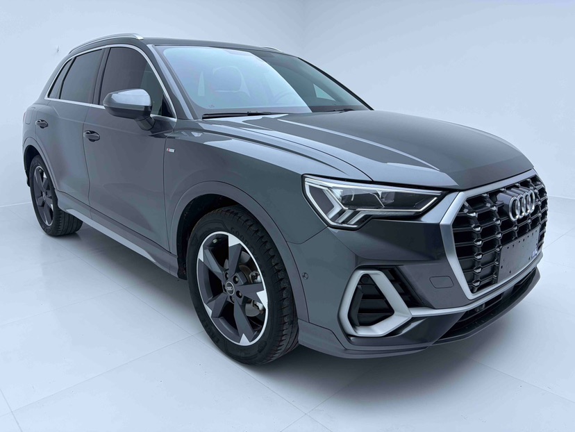 Audi Q3 2022 car image #3