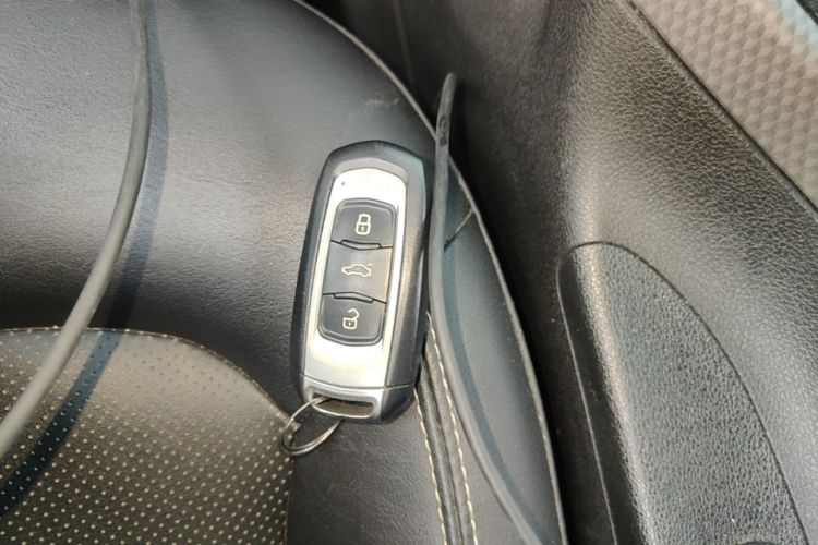 GEELY Emgrand GS 2016 car image #10