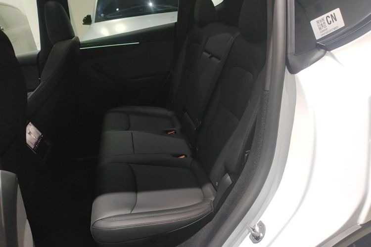 Tesla Model Y 2026 car image #17