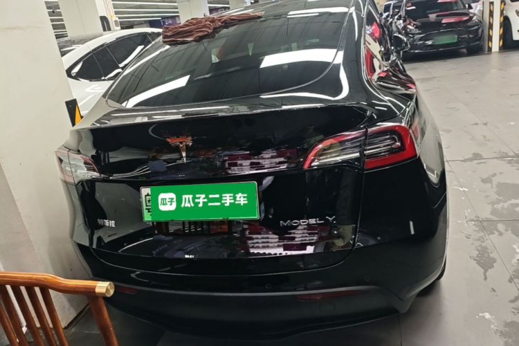 Tesla Model Y 2023 #6 Tesla Model Y 2023 immagine di auto #6