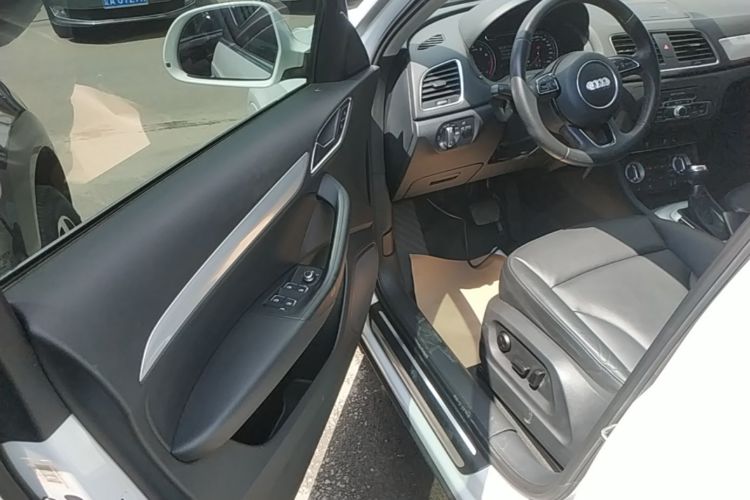 Audi Q3 2015 #16 Audi Q3 2015 car image #16