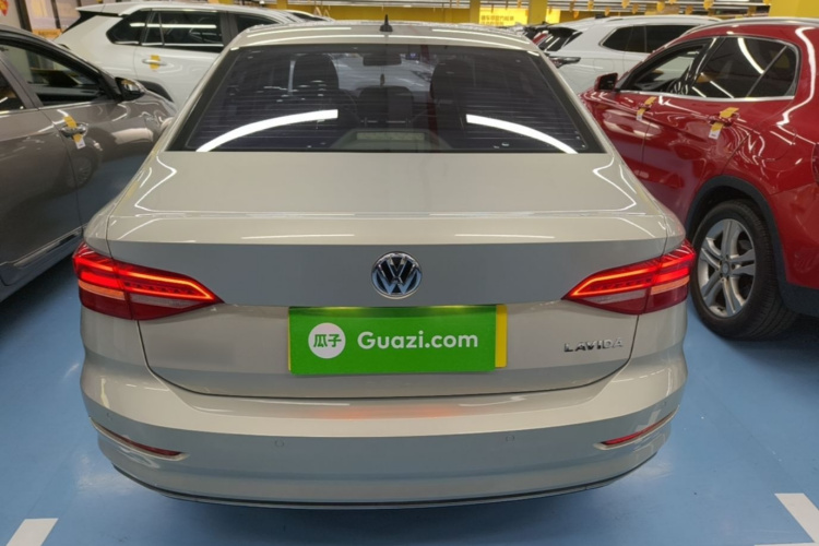 Volkswagen Lavida 2018 car image #4