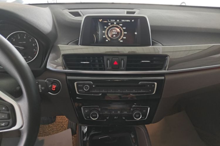 BMW X1 2017 #17 BMW X1 2017 car image #17
