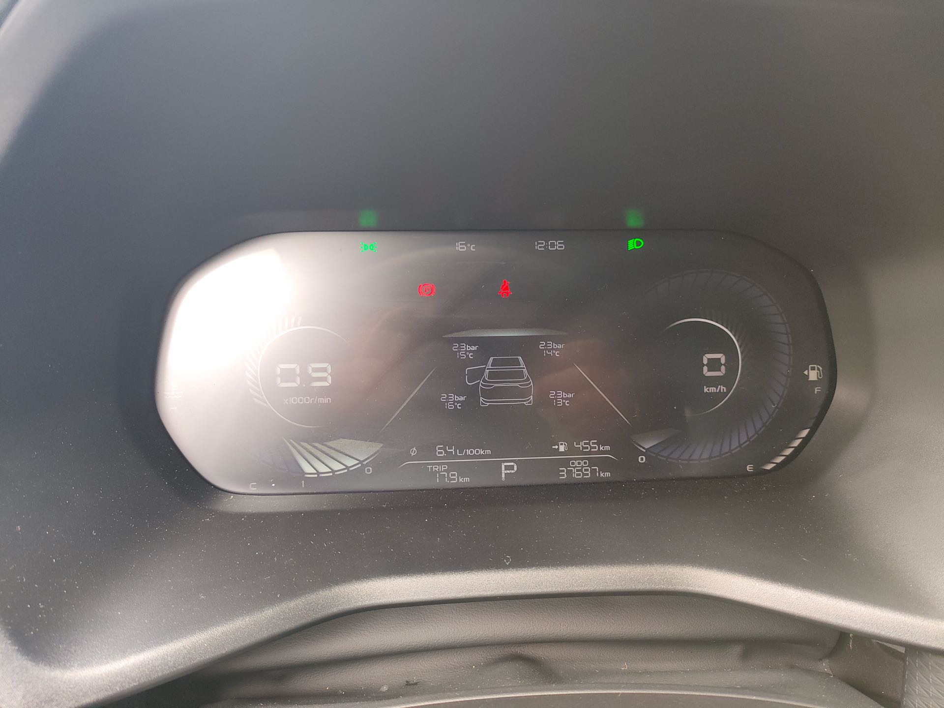 GEELY Emgrand 2022 image de voiture #7