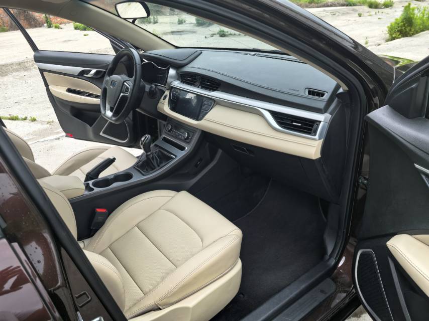 GEELY Emgrand 2019 car image #10