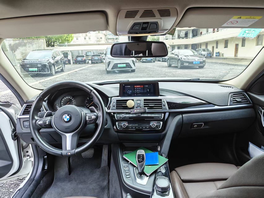 BMW 3 Series 2019 car image #7