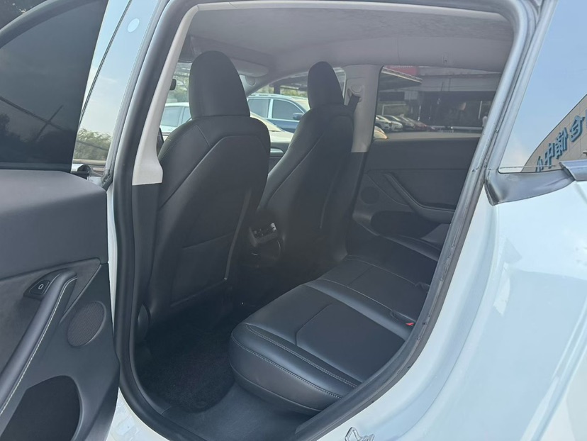 Tesla Model Y 2023 #9 Tesla Model Y 2023 car image #9