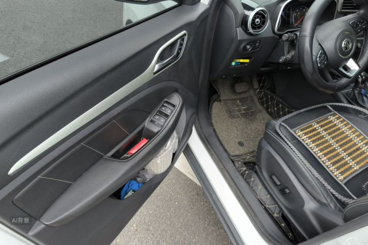MG ZS 2018 car image #18