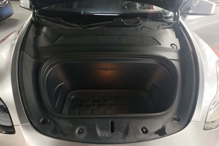 Tesla Model Y 2022 car image #20
