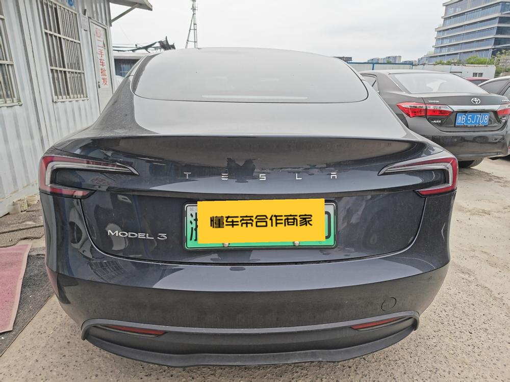 Tesla Model 3 2024 car image #5