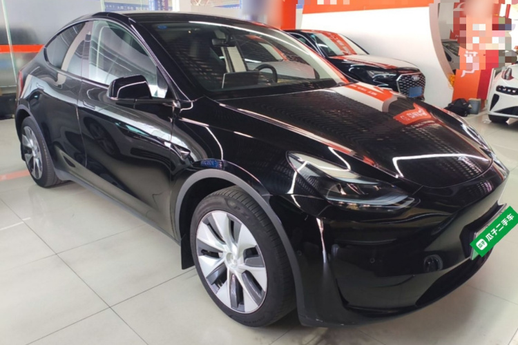 Tesla Model Y 2023 #4 Tesla Model Y 2023 car image #4