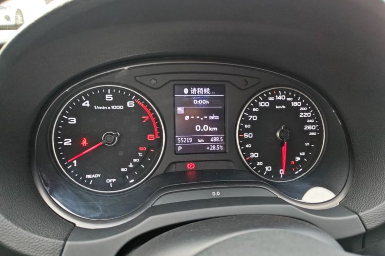 Audi A3 2018 immagine di auto #12