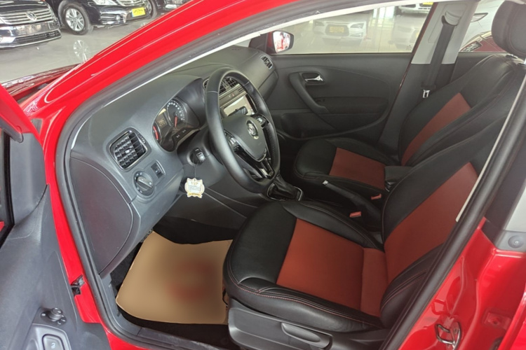 Volkswagen Polo 2016 car image #15