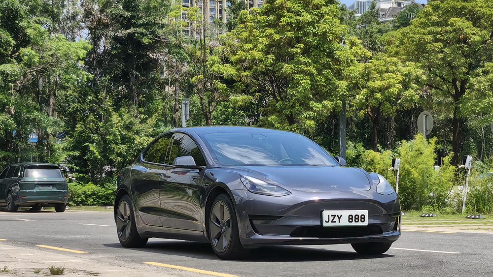 Tesla Model 3 2021 car image #3