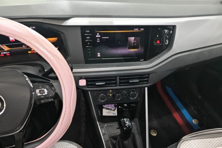 Volkswagen Polo 2023 car image #13
