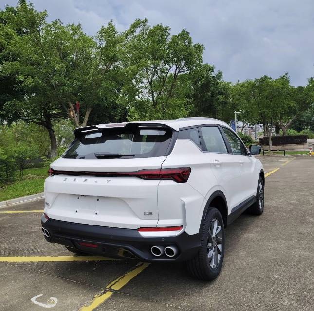 GEELY Coolray 2025 #2 GEELY Coolray 2025 car image #2
