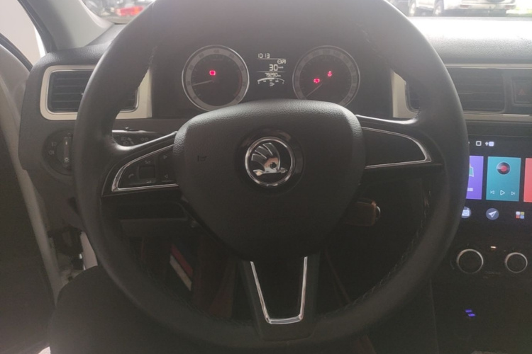 Skoda Rapid 2019 #11 Skoda Rapid 2019 image de voiture #11