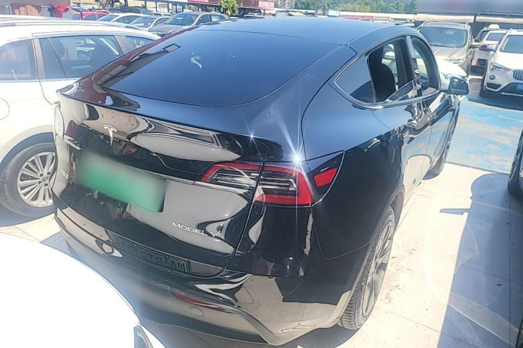 Tesla Model Y 2024 #7 Tesla Model Y 2024 immagine di auto #7