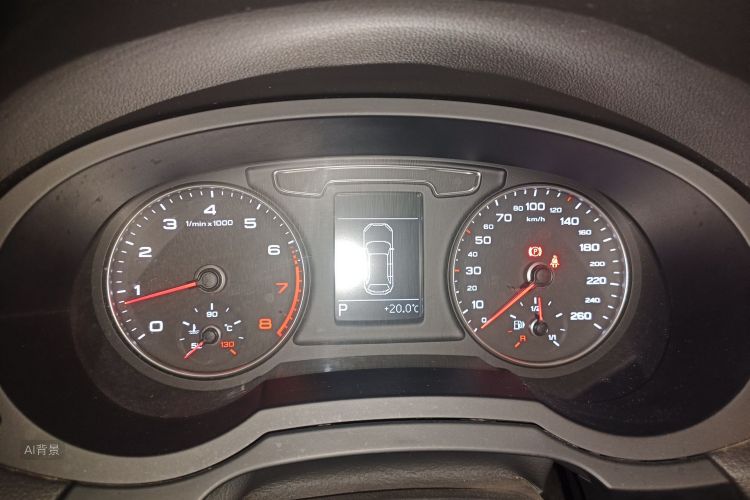 Audi Q3 2016 car image #13