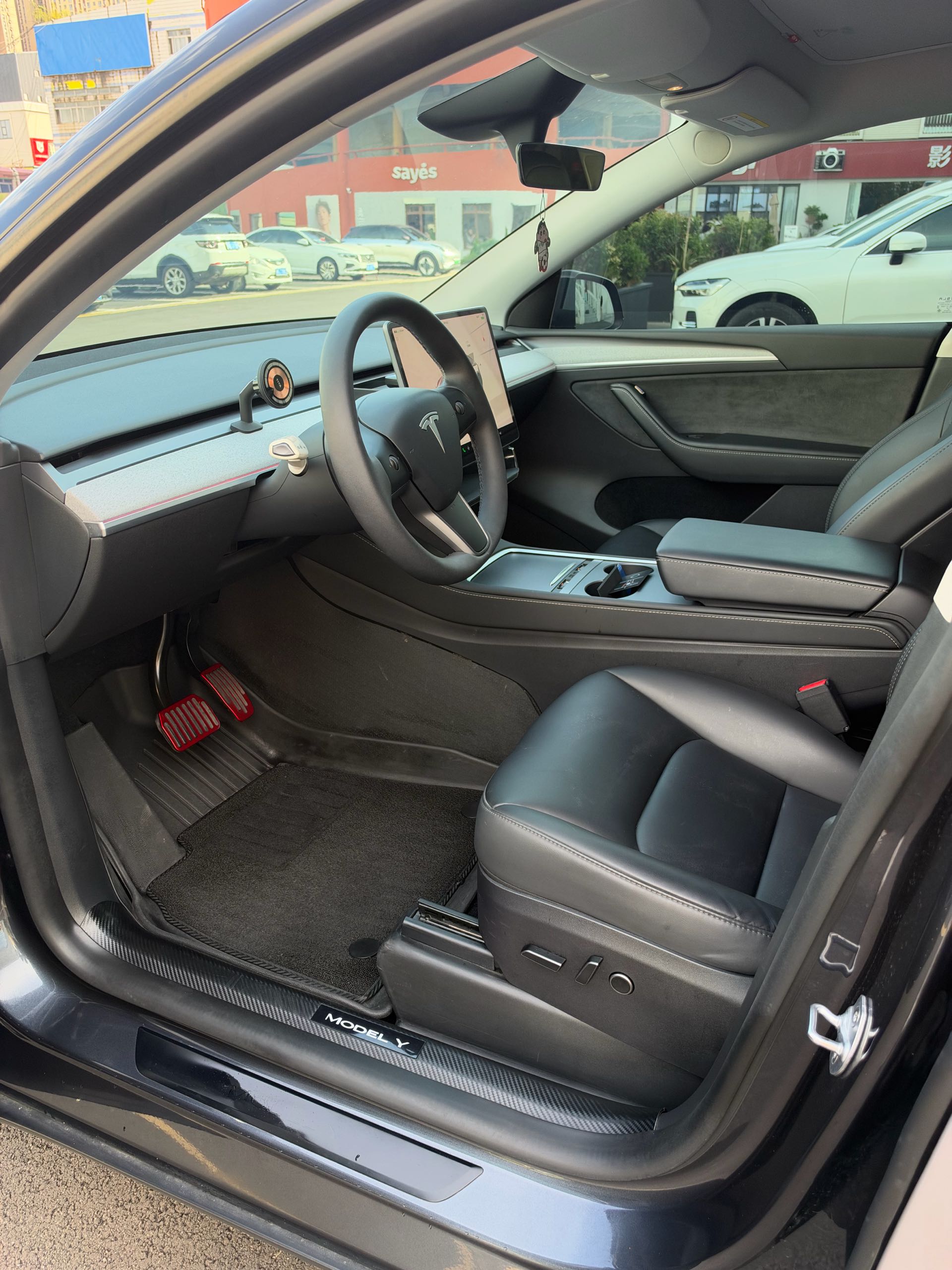 Tesla Model Y 2024 #3 Tesla Model Y 2024 صورة سيارة #3