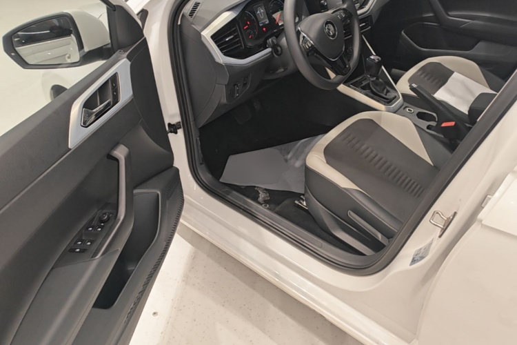 Volkswagen Polo 2020 car image #16